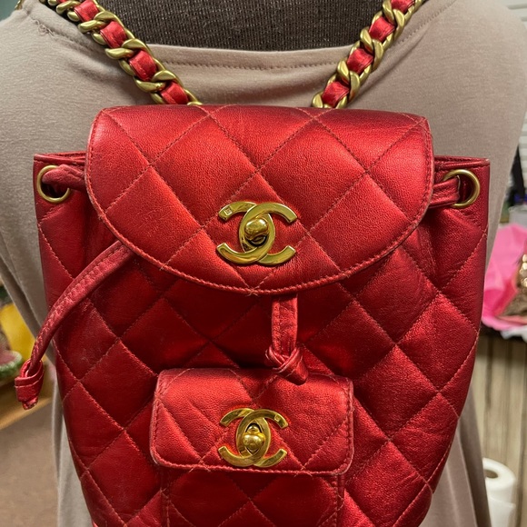 Rare Vintage Chanel Duma Metallic Red Quilted Leather Small Backpack 1991-1994 - Picture 9 of 14